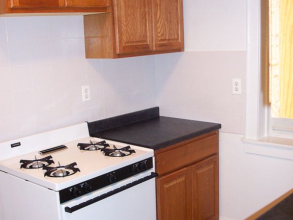 2nd image of 7110 N Washtenaw Ave APT Gdn