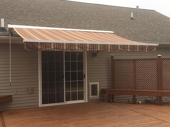 Retractable awning