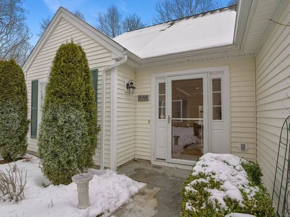 60 Village Court #60, Wilton, CT 06897