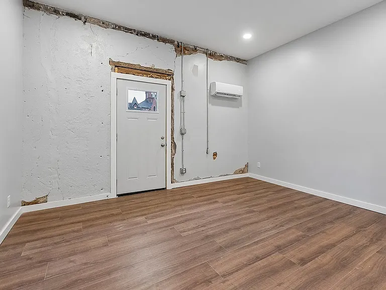 226 Main St — Photo 5