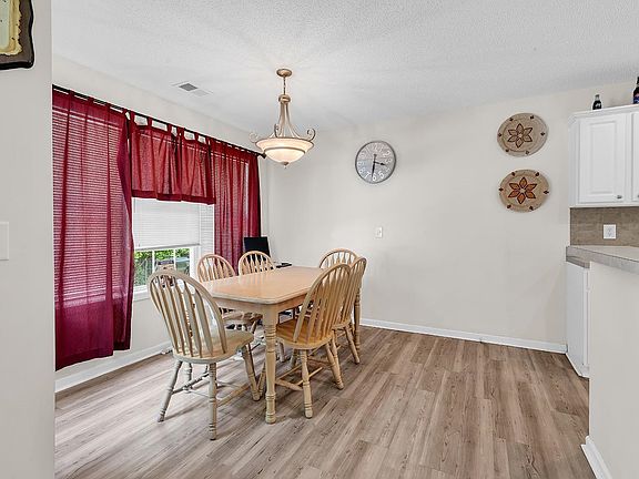 5th image of 347 Harbour Reef Dr.