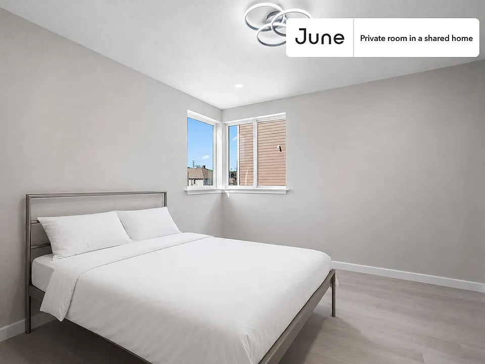 327 N Chicago #A
