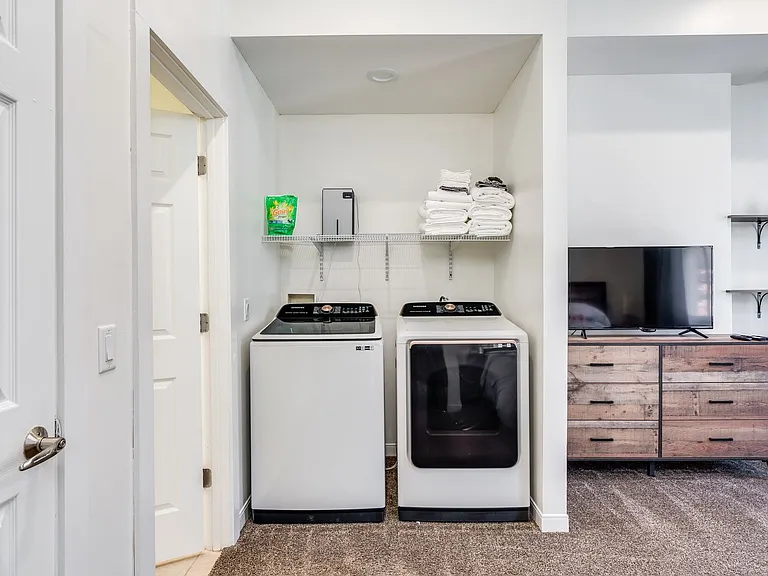55 E Clifton Ave #B — Photo 9