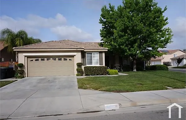 461 Steiner Dr — Photo 1