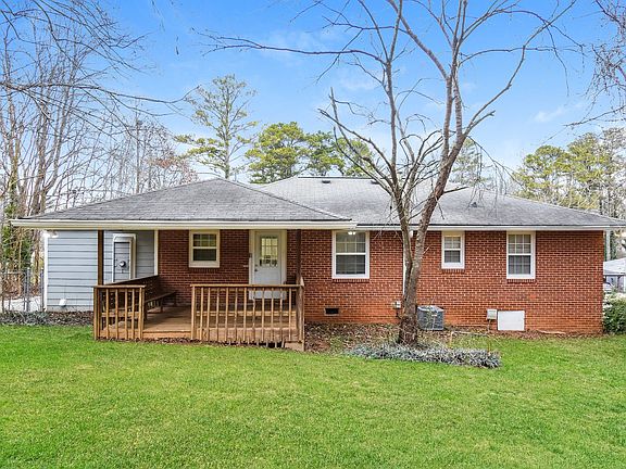 2nd image of 2391 Woodland Dr NW