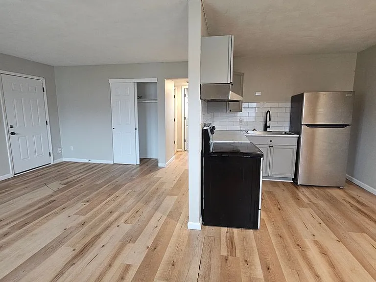 3424 Heatherton Dr — Photo 3
