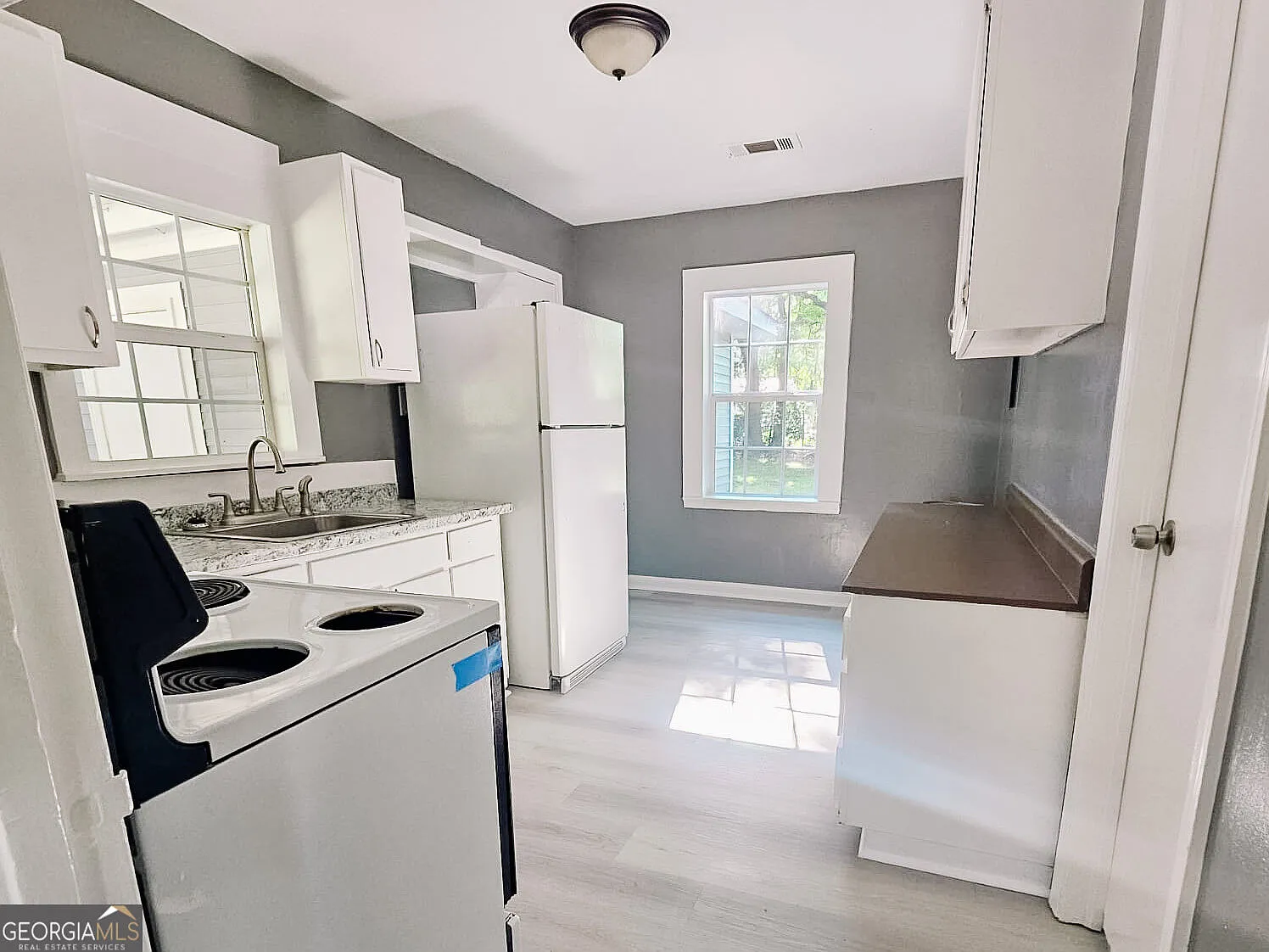 3 bed, 1.5 bath, 962 sqft, $1,275 — Photo 4
