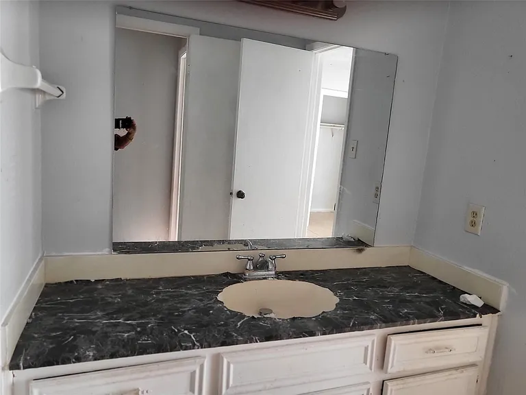 713 Carol Lynn Dr — Photo 12