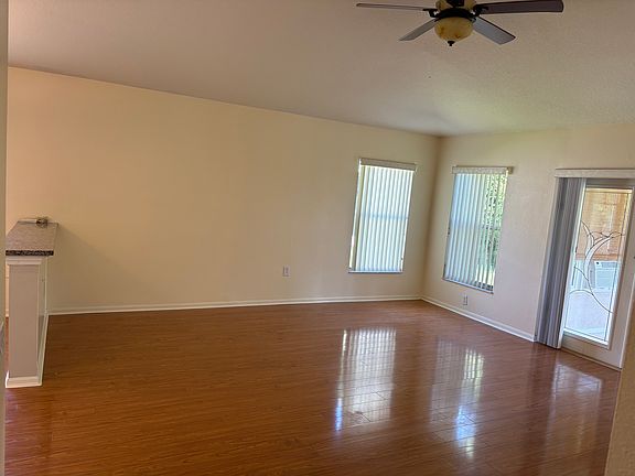 3rd image of 924 Ridge Haven Dr