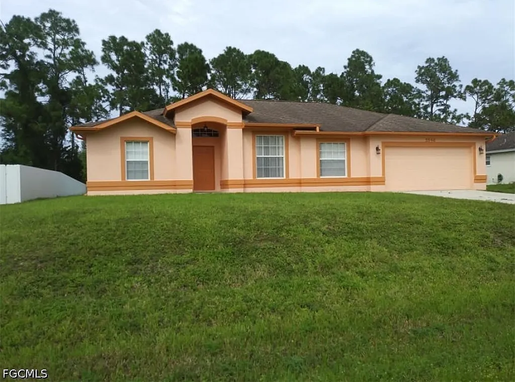 3 bed, 2.0 bath, 1755 sqft, $1,600 — Photo 1