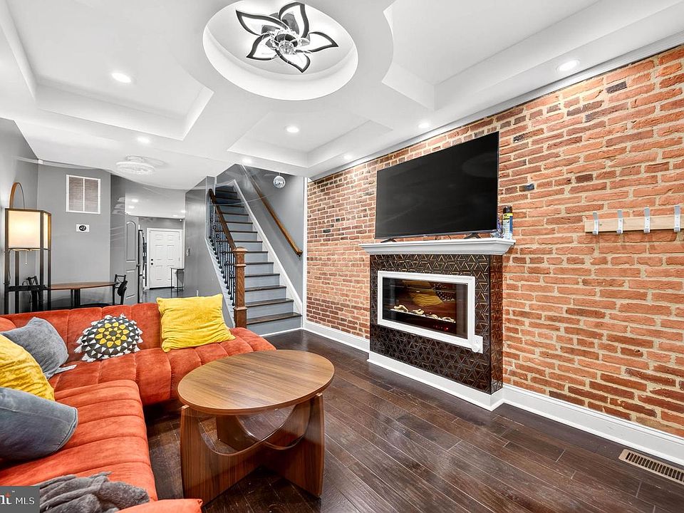 1st image of 460 E Federal St
