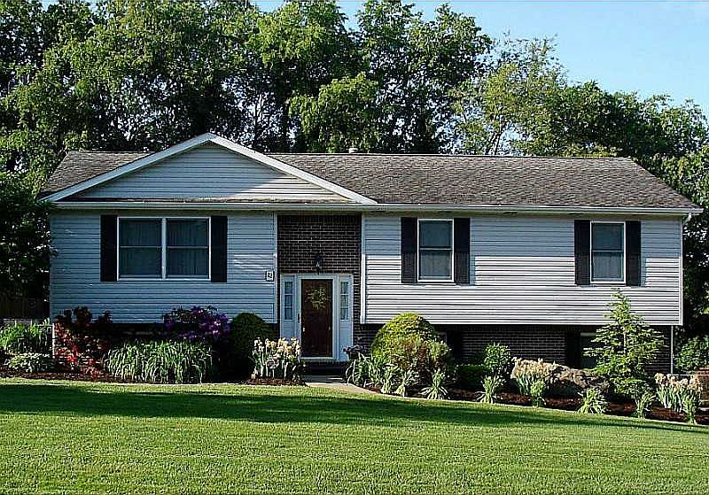 1st image of 22 N Holyoke Dr