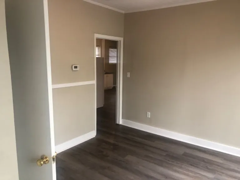 208 S Center St — Photo 9