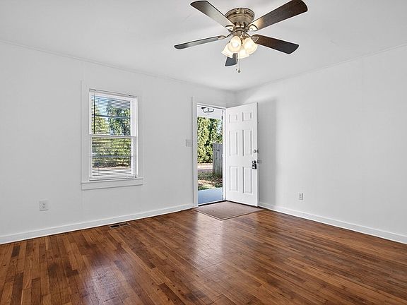 3rd image of 181 Wade Subdivision Ln