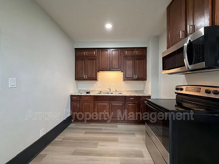4602 Saint Paul Ave #2 — Photo 4