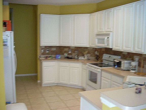 Spacious Open Kitchen