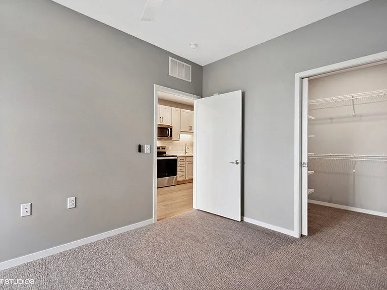 Lago Apartments — Photo 190