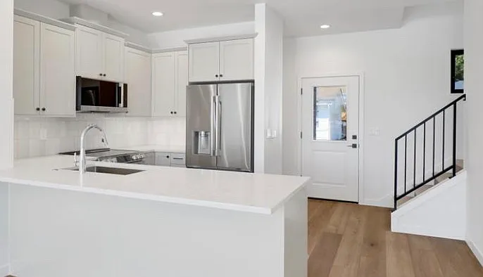 2 bed, 1048 sqft, $2,100 — Photo 4