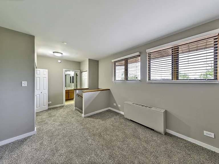 Oak Park City — Photo 16