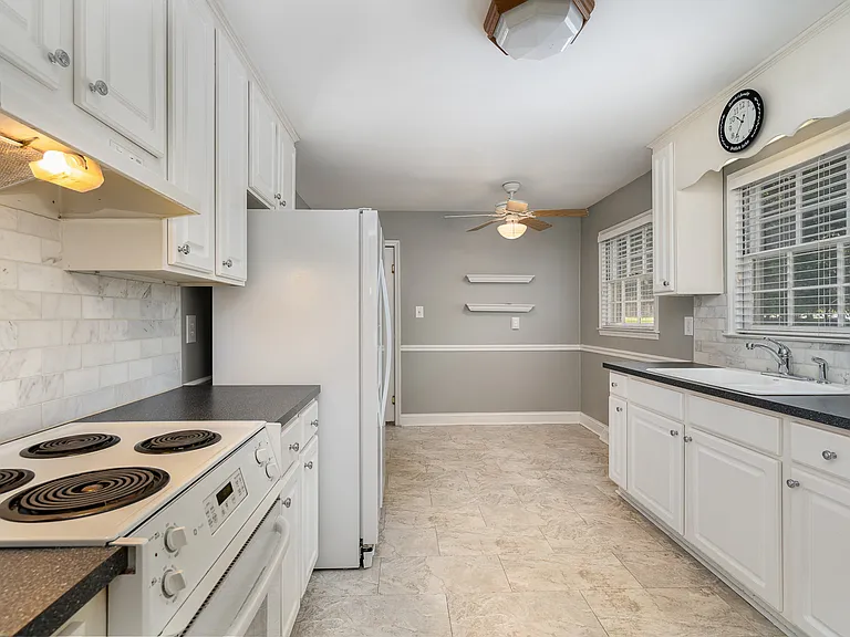 6529 Idlebrook Dr — Photo 20