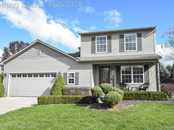 8962 Sunflower Dr, Whitmore Lake, MI 48189