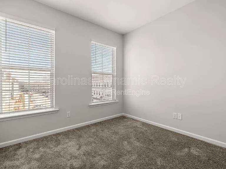 6985 Waterstone Dr — Photo 21