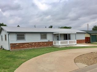 1004 Elizabeth Ln, Liberal, KS 67901