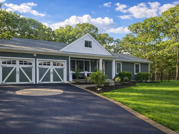 14 Belvoir Court, Ridge, NY 11788