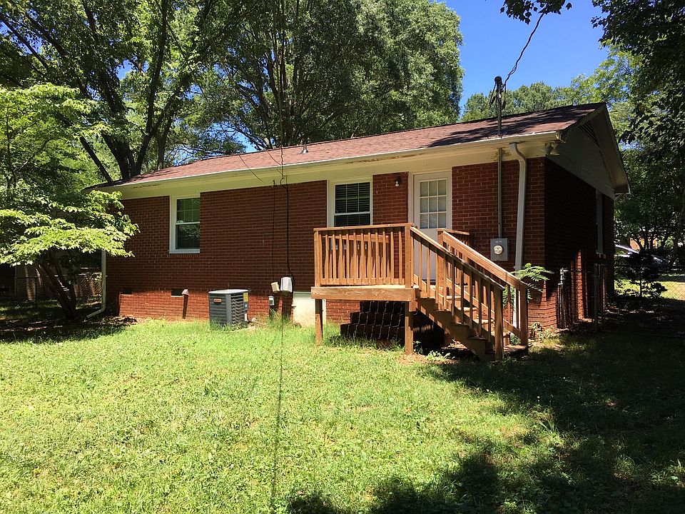 2nd image of 19209 Carter Cres