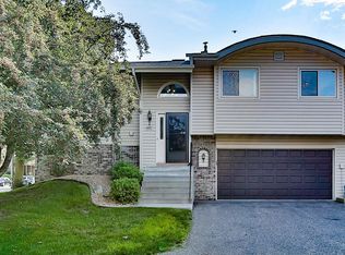 6887 Sherwood Rd, Woodbury, MN 55125