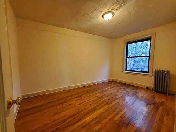 2nd image of 975 Sherman Ave #54