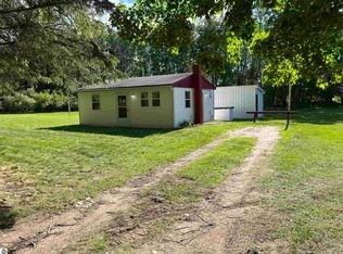 2253 N Harding Ave, Harrison, MI 48625