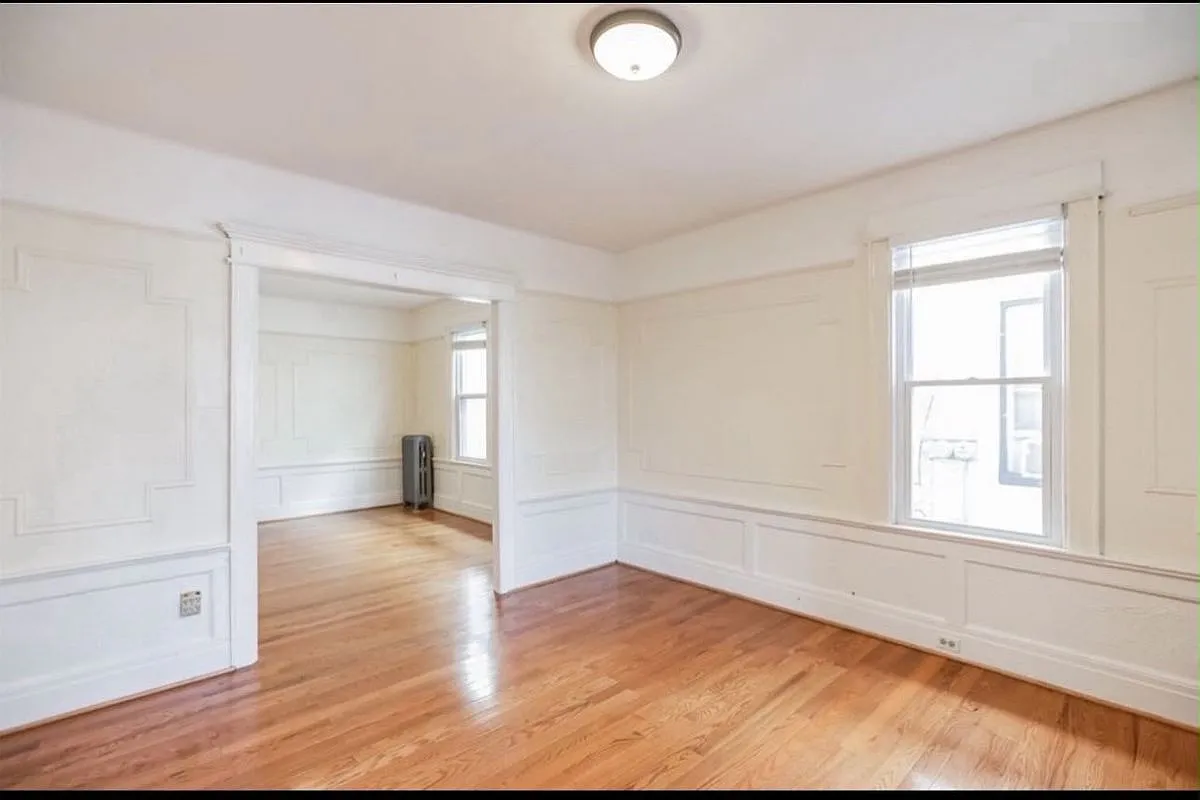3 bed, 1.5 bath, 1000 sqft, $3,000 — Photo 1