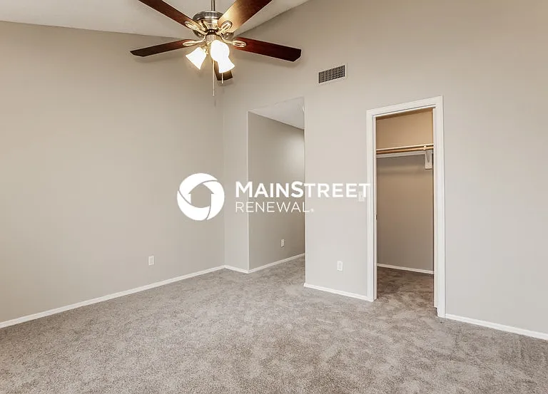 526 E Utopia Rd — Photo 10