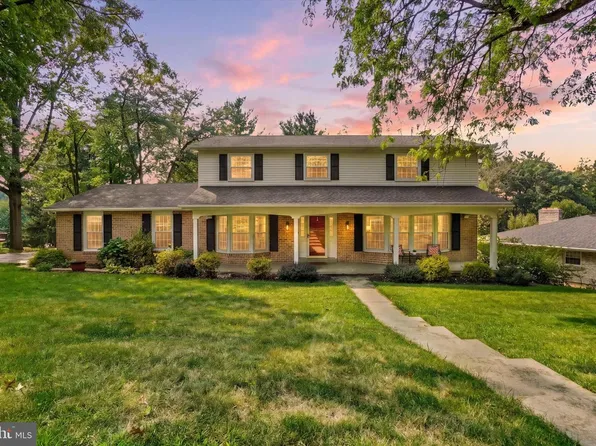 830 Pinehurst Rd, York, PA 17402