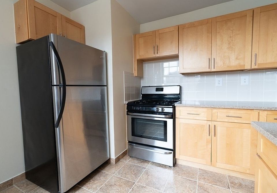 1st image of 10440 Queens Blvd APT 3G