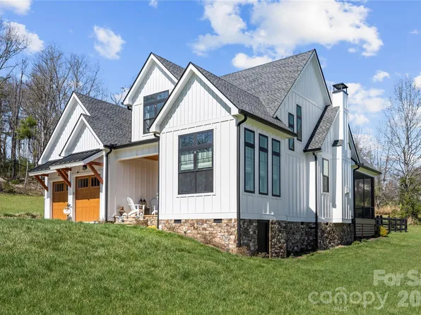 122 Wintercress Dr, Mills River, NC 28759