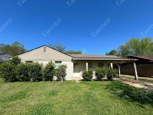 2880 Normandy Dr Photo 1