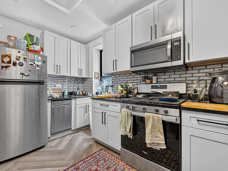256 Pacific St #11 — Photo 4