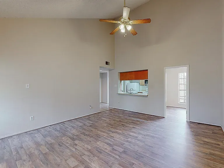 2 bed, 795 sqft, $1,250 — Photo 4