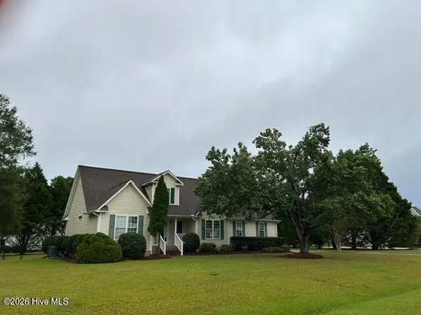 1111 Greenmeade Ct, Greenville, NC 27858