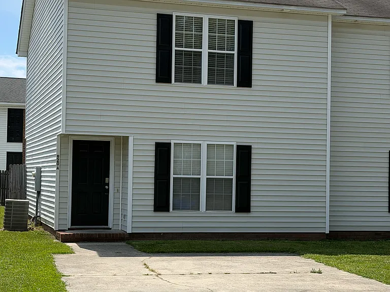 920 Heath St #MAIN — Photo 9