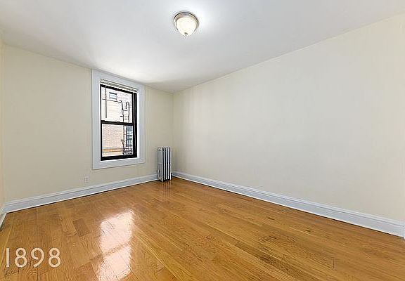 3rd image of 3049 Crescent St APT H2d2