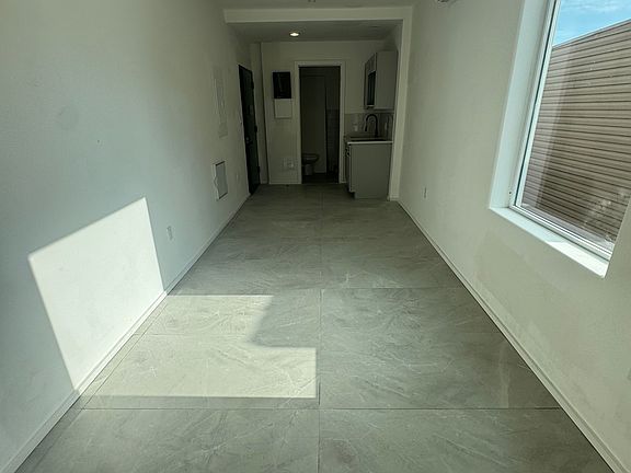 5th image of 2312 Beaumont Ave #2F