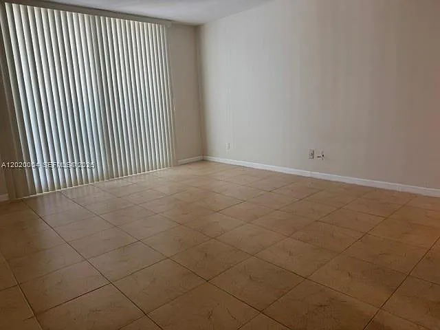 5401 Collins Ave #1213 — Photo 27