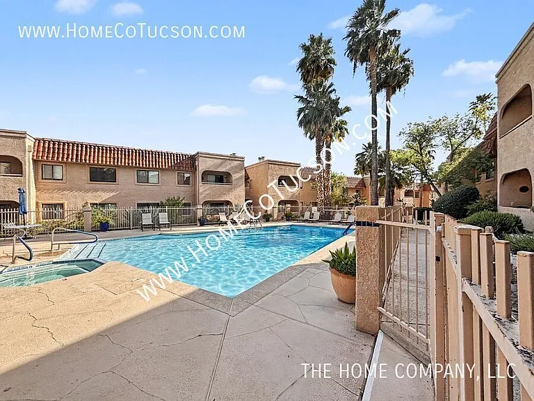 5750 N Camino Esplendora #109 — Photo 20