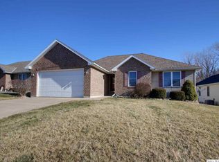 733 Brookfield Rd, Quincy, IL 62305