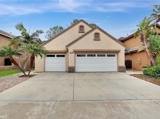 8880 E Foxhollow Dr, Anaheim, CA 92808