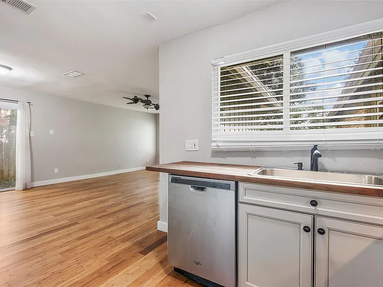 2402 Berkeley Ave #A — Photo 7