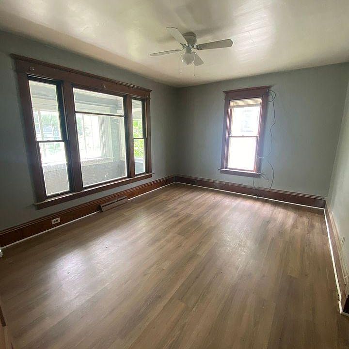 1st image of 102 N 1st Ave
